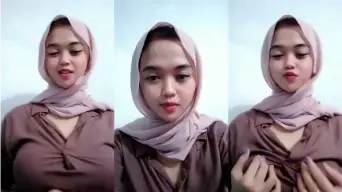 Hijaber Cantik Remas Tetek Godain Pascol Video by RedTube