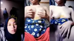 Putri Ukhti Lepas Hijab Pamerin Memek dan Toketnya Video by BOKEPSIN