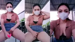 Ravicha Colmek Bergetar di Tempat Umum Video by Kompoz