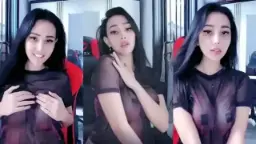 Utingnya Kak Chikita Remas Susunya Video by xNxx